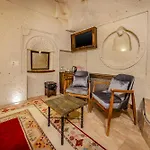 Castle Cave Ξενοδοχείο 3*