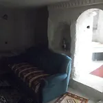 מלון Castle Cave גורמה