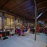 Castle Cave גורמה