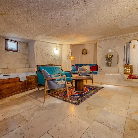 Castle Cave Hotel 3*