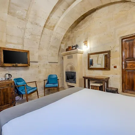 Castle Cave Hotel