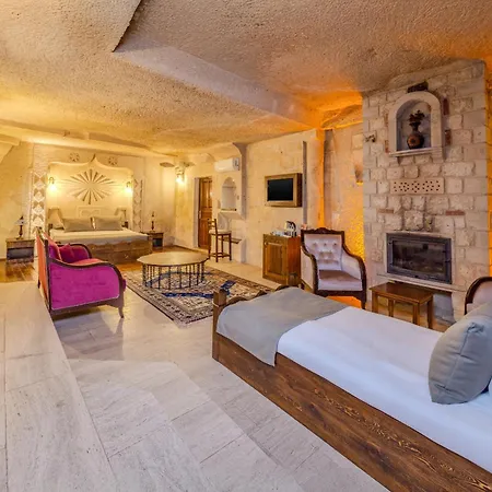 Castle Cave 3* Γκόρεμε
