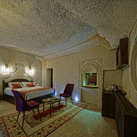 Castle Cave Szálloda 3*