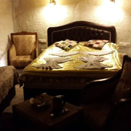 Hotel Castle Cave