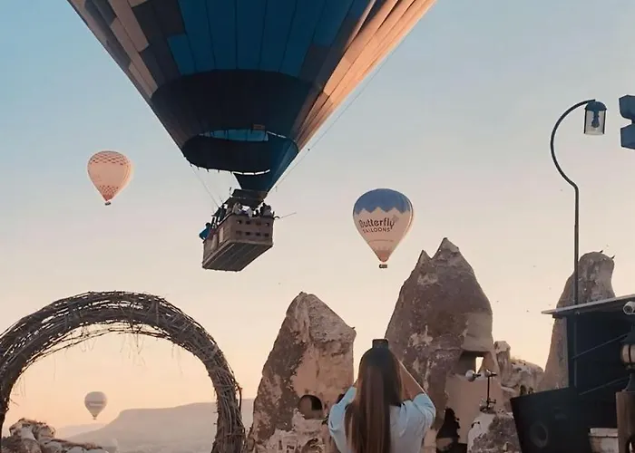 Castle Cave Отель 3*