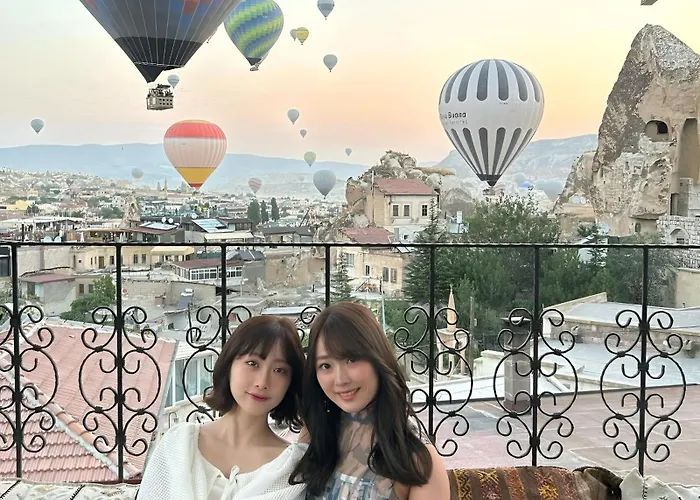 Castle Cave Szálloda