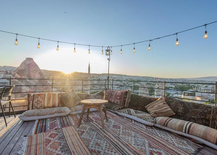 Отель Castle Cave 3*