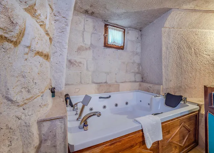 Castle Cave Гореме