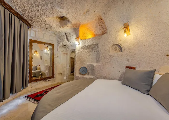 Castle Cave Отель