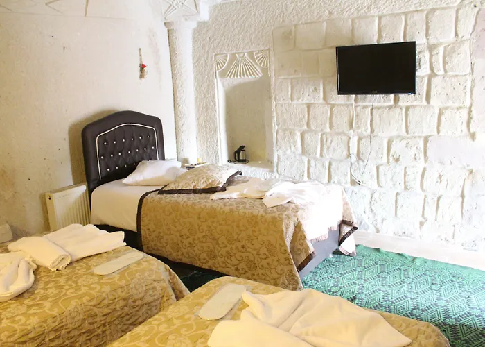 Castle Cave Отель