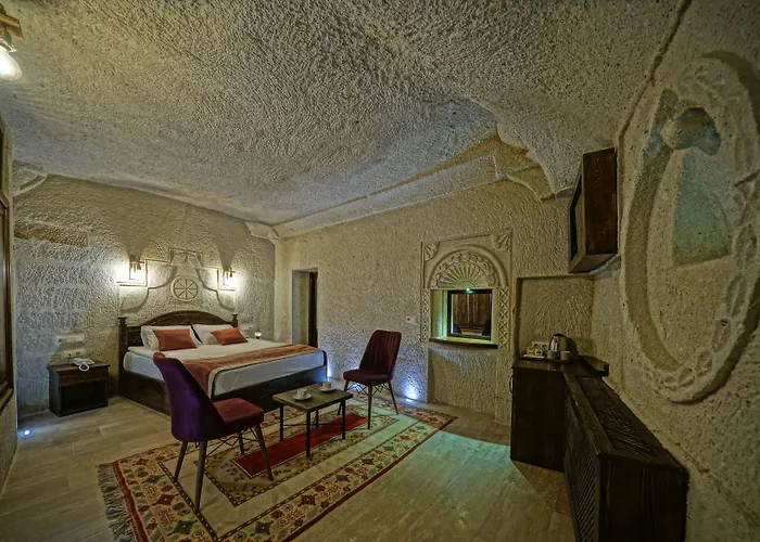 Castle Cave Отель 3*
