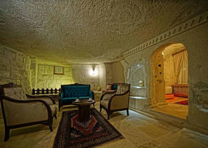 Отель Castle Cave